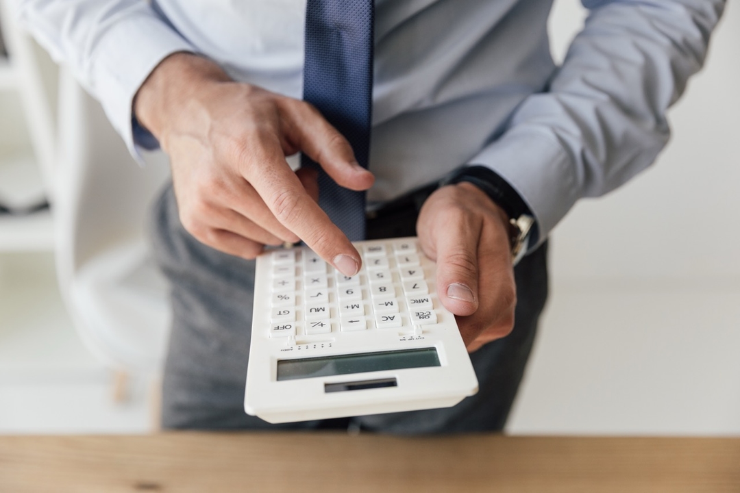 Cover for Annual personal income tax for income earned in 2021